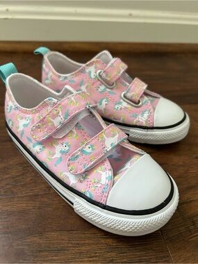 NWOT Girls Unicorn Converse Chuck Taylor in Size 10